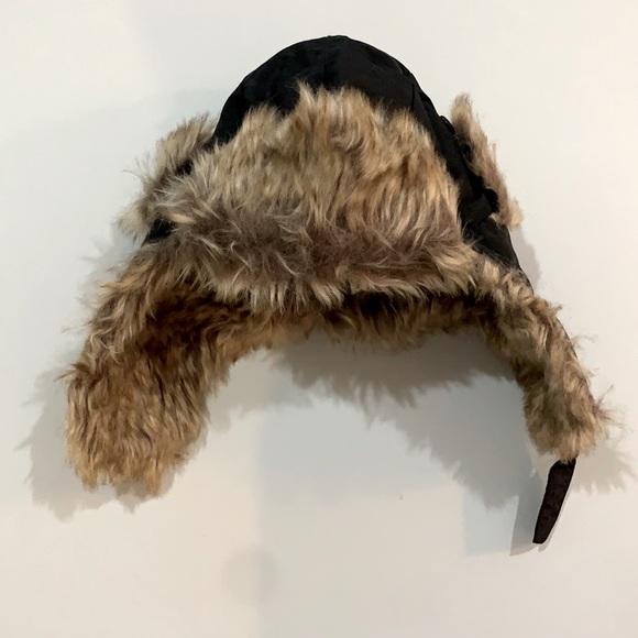 Gap Kids Size ML (4-5 year old) Black Water Resistant Trapper Hat with Faux Fur - Picture 2 of 4